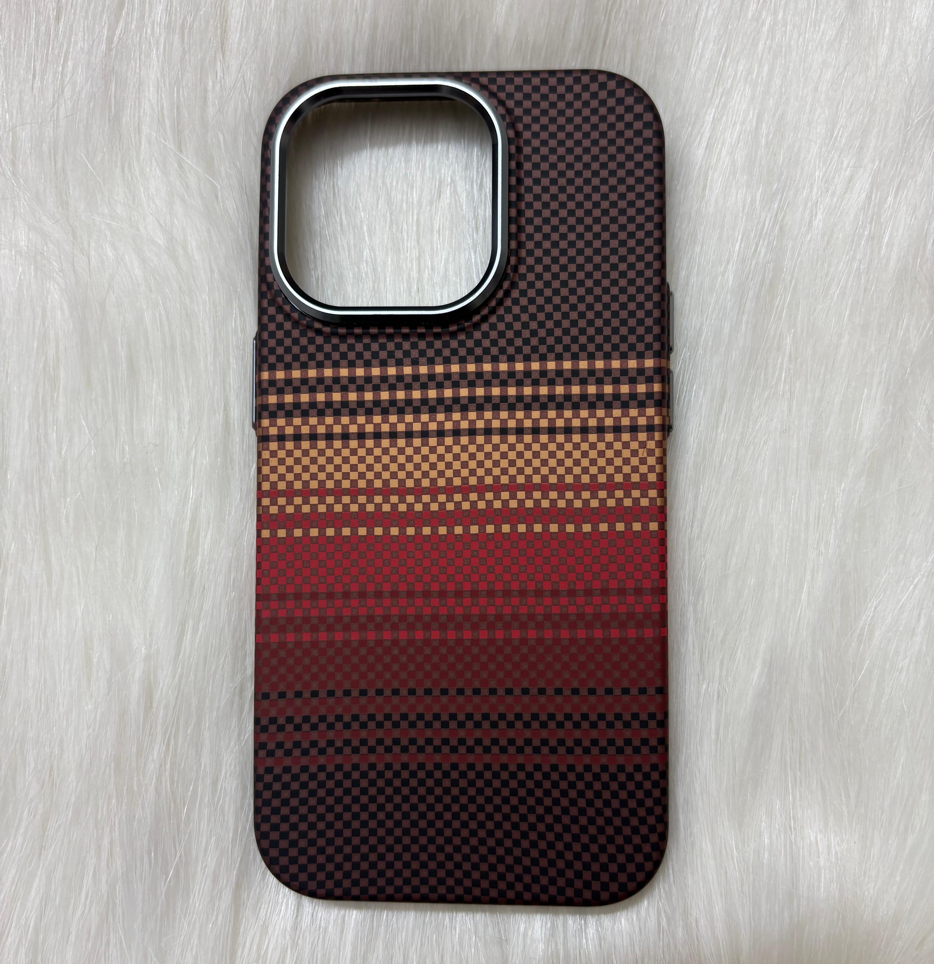 MagSafe Carbon Fiber iPhone Case – Sunset Brown — ছবি 2