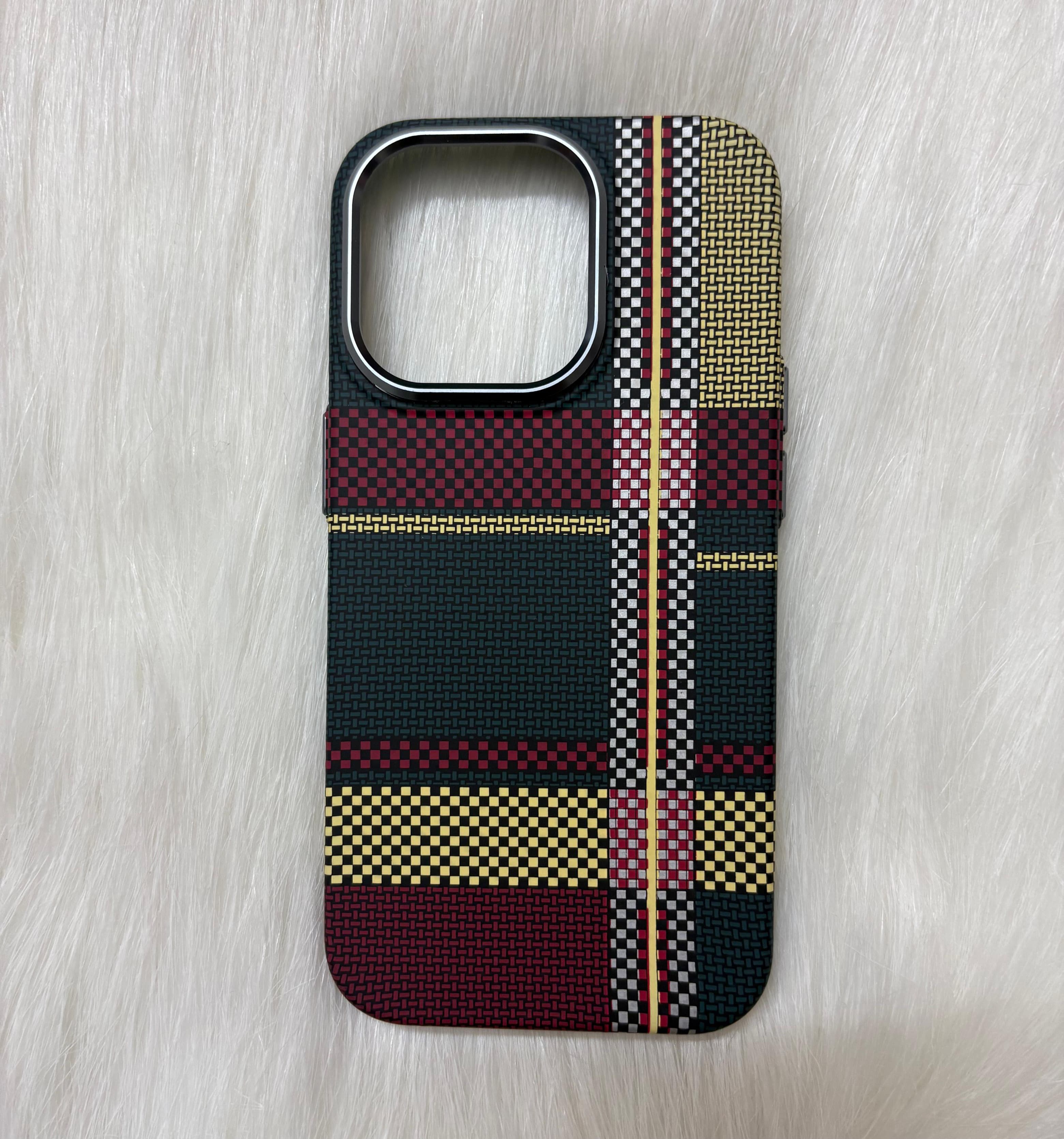 MagSafe Carbon Fiber iPhone Case – Red-Green Stripes Pattern — ছবি 2